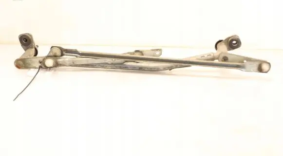 Volkswagen PASSAT B6 Front wiper linkage 