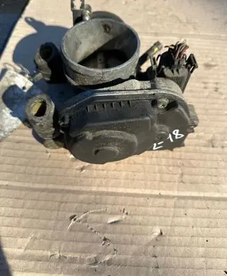 Volkswagen PASSAT B5 Throttle valve 058133063H