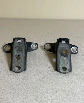 Mitsubishi Outlander Front door upper hinge
