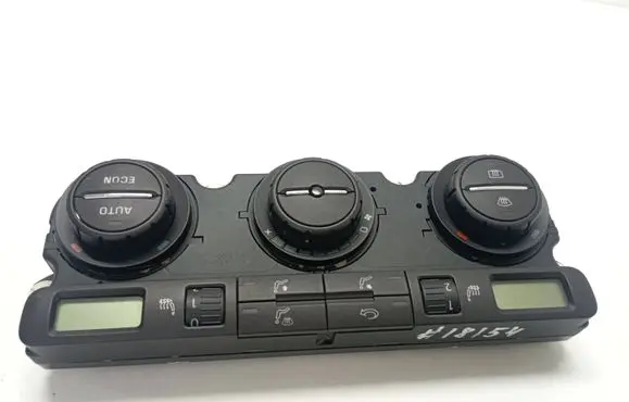 Skoda Octavia Mk2 (1Z) Climate control unit 74241060 10050552