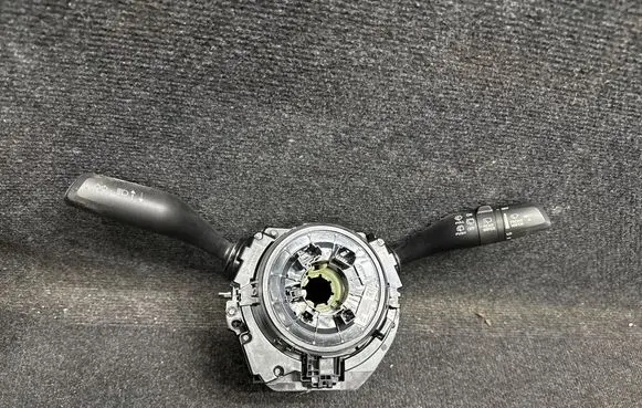 Wiper turn signal indicator stalk/switch