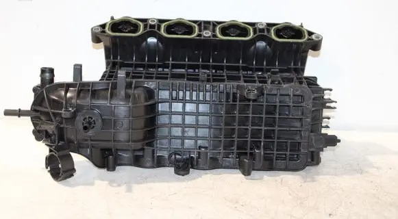 Volkswagen PASSAT B8 Intake manifold 04E129711L 03G906051E