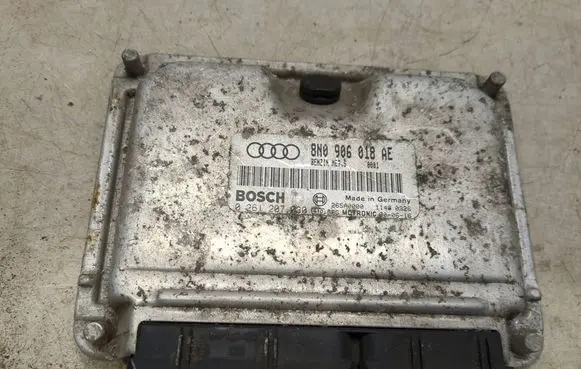 Audi TT Mk1 Engine control unit/module 8N0906018AE 26SA0000 0261207030