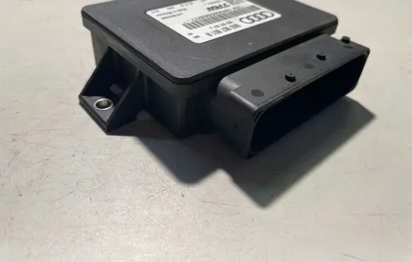 Audi A4 S4 B8 8K Hand brake control module 8K0907801J 8K0907801N