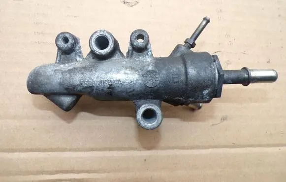 Opel Astra H Fuel pressure regulator 55202754