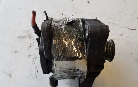 Opel Zafira A Generator/alternator 0124415005