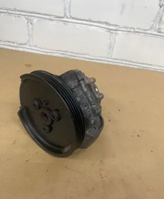 BMW 3 E90 E91 Power steering pump 91128