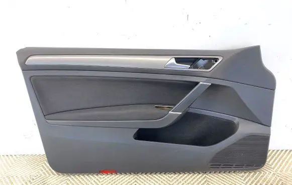 Volkswagen Golf VII Front door card panel trim