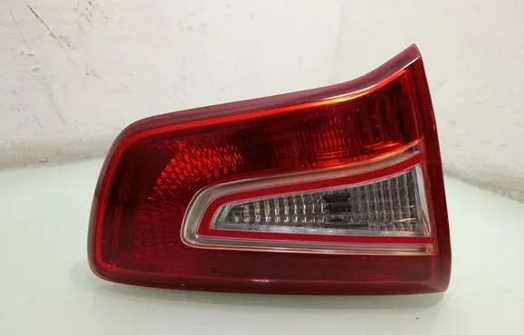 Tailgate rear/tail lights