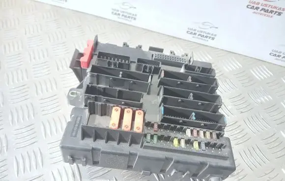 Opel Signum Fuse module 13112914 519049027