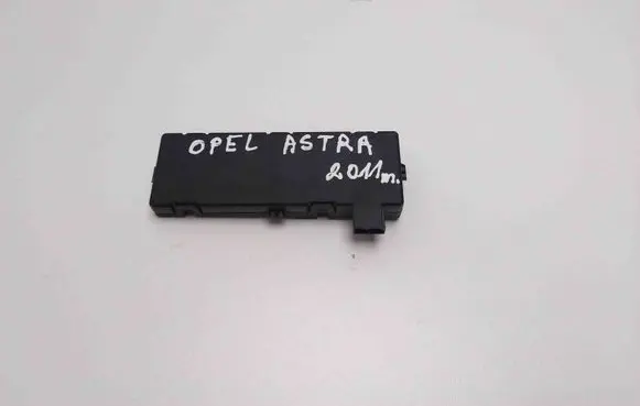 Opel Astra J Other devices 13500144