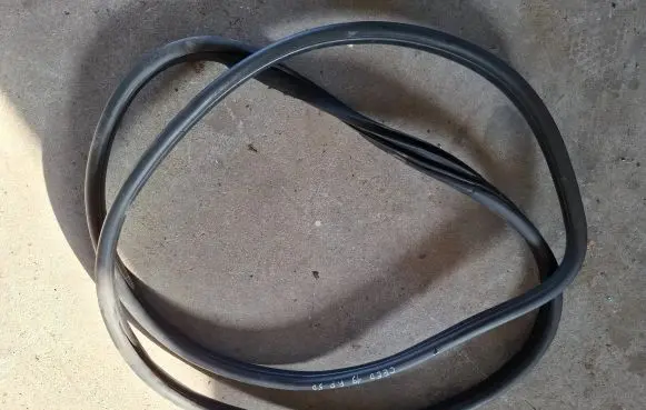 KIA Ceed Front door rubber seal