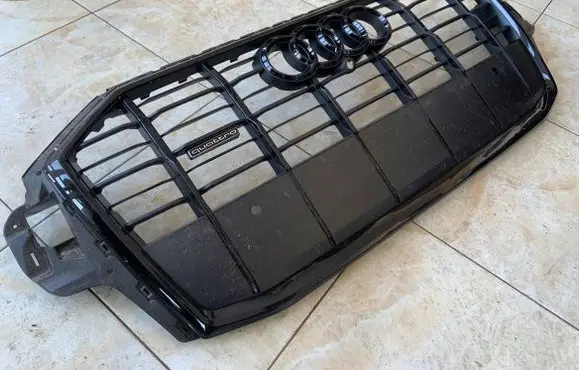 Audi Q7 4M Front bumper upper radiator grill 4M0853651AJ 4M0853651AH 4M0853651AG