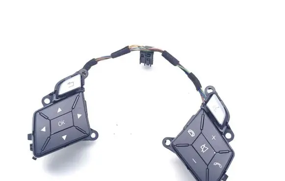 Mercedes-Benz C W204 Steering wheel buttons/switches A1669051800 A1669051900