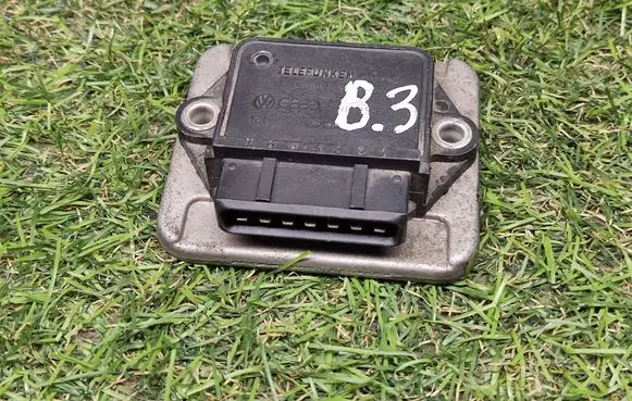Volkswagen PASSAT B3 Ignition amplifier control unit 191905351B