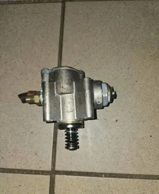 Volkswagen Golf V Fuel injection high pressure pump 03C127023