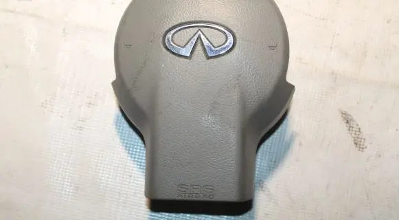 Infiniti FX Steering wheel airbag PMCG0049070182