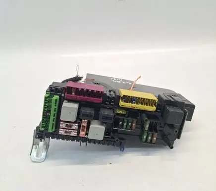 Mercedes-Benz C W204 Fuse box set 204906020 2049019708