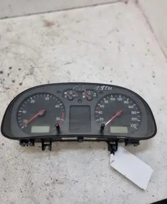 Volkswagen Golf IV Speedometer (instrument cluster) 1J0919861B