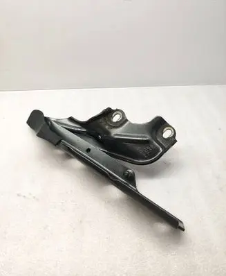 Engine bonnet/hood hinges