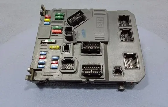 Citroen Xsara Picasso Fuse box set 9653667880
