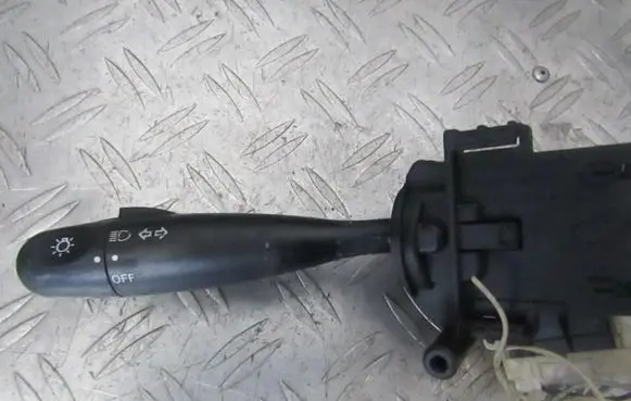 Toyota Yaris Indicator stalk 1736482