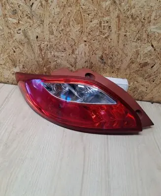 Mazda 2 Rear/tail lights P5776L E411983