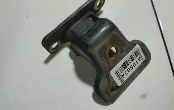 Land Rover Freelander Rear door lower hinge