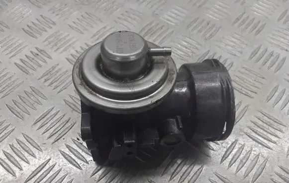 Skoda Superb B5 (3U) EGR valve 038129637L