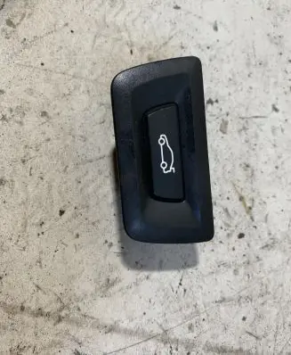 BMW 3 F30 F35 F31 Tailgate/boot open switch button 9275119