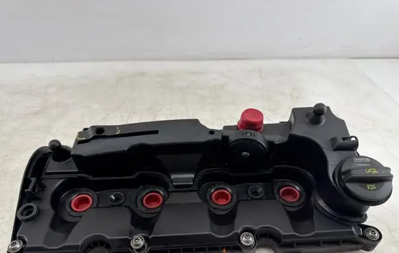Volkswagen Golf VII Rocker cam cover 04L103475