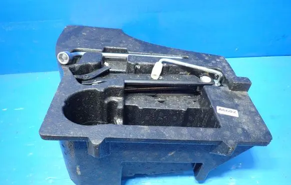 Chrysler Crossfire Lift Jack A1936840135
