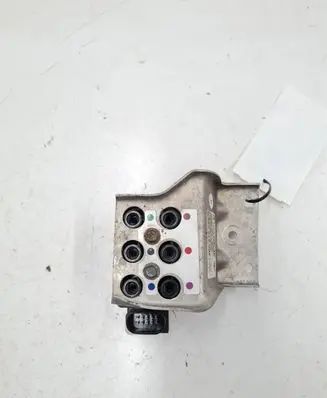 Audi A8 S8 D3 4E Air suspension valve block 4E0616014