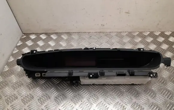 Toyota Prius (XW30) Speedometer (instrument cluster) 8380047A40