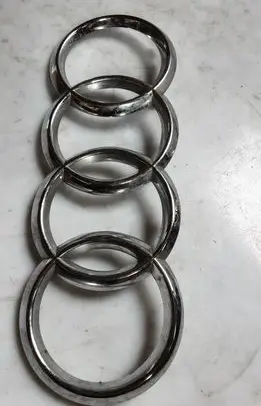 Manufacturer badge logo/emblem