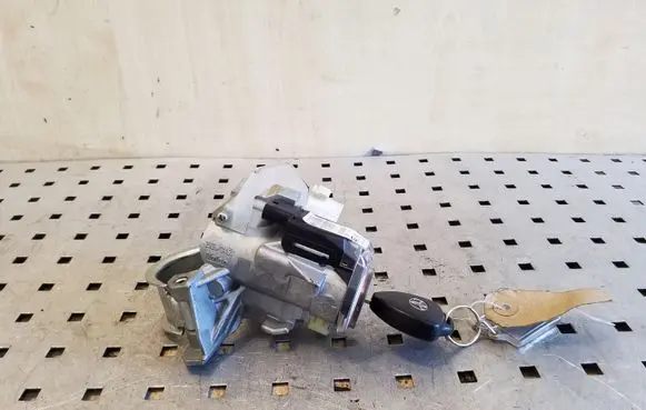 Toyota Verso Ignition lock 450200203 29653453