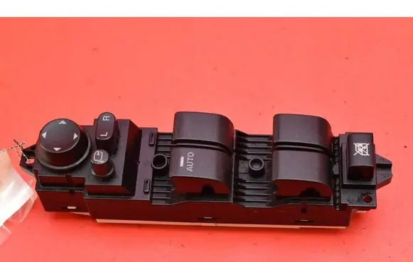 Mazda 3 II Electric window control switch BEK666350