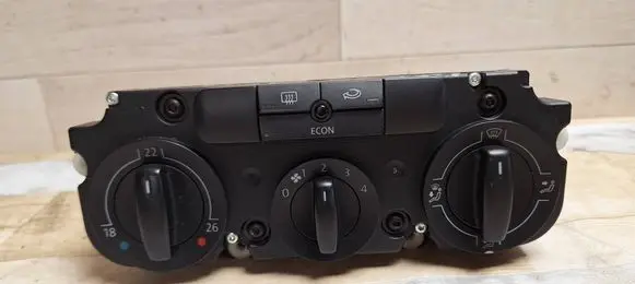 Volkswagen PASSAT B6 Climate control unit 74730900