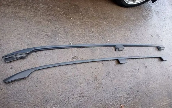 Volvo V70 Roof bar rail