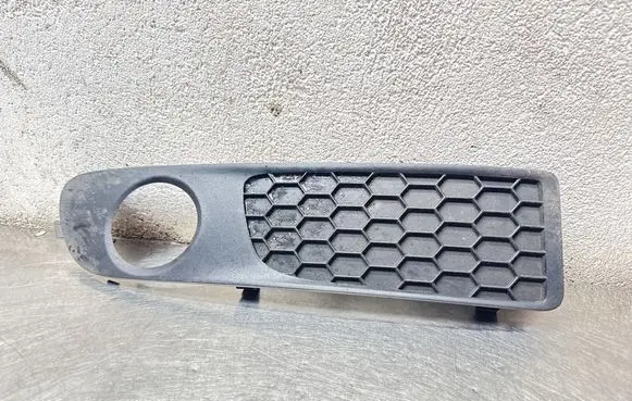 Volvo S80 Front fog light trim/grill 30655930 BP3ED 3076697