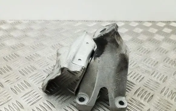 Audi A5 Sportback 8TA Engine mounting bracket 8K0199307AQ