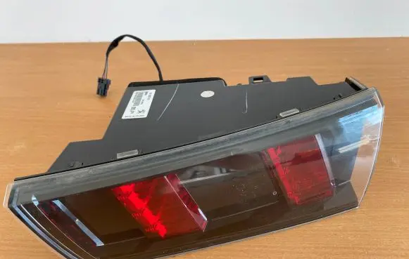 Peugeot 508 II Tailgate rear/tail lights 9813507980 L90125025