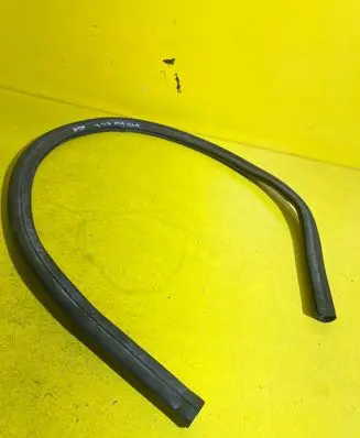 BMW 1 E82 E88 Engine compartment rubber 