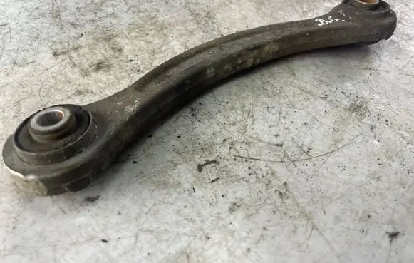 Rear control arm