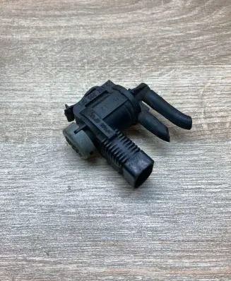 Audi A6 S6 C5 4B Turbo solenoid valve 1J0906283C