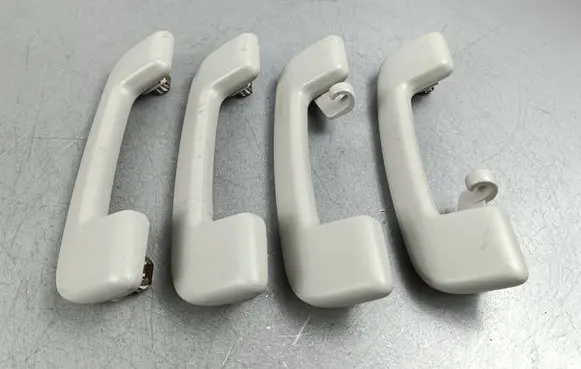 Mitsubishi Outlander IV A set of handles for the ceiling 