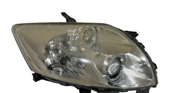 Toyota Auris 150 Headlight/headlamp 8111002470 89901943 89901357
