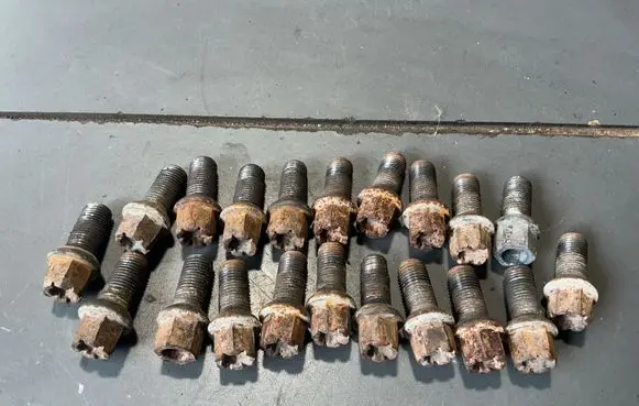 Audi A4 S4 B6 8E 8H Nuts/bolts 