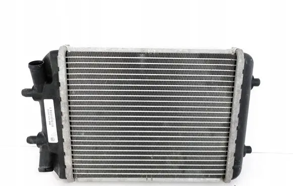 Audi RS7 C7 Coolant radiator 8K0121212C