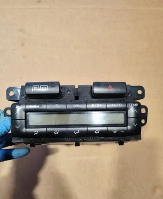 Toyota Hilux (AN10, AN20, AN30) Climate control unit 840130K160 2370101453